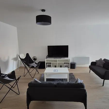 Au Coeur Des Vignes - *