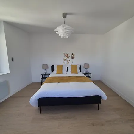 Au Coeur Des Vignes - *