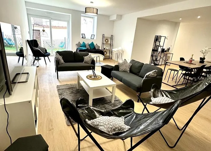 Au Coeur Des Vignes - *