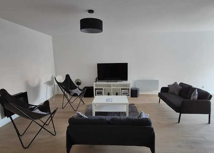 Au Coeur Des Vignes - *