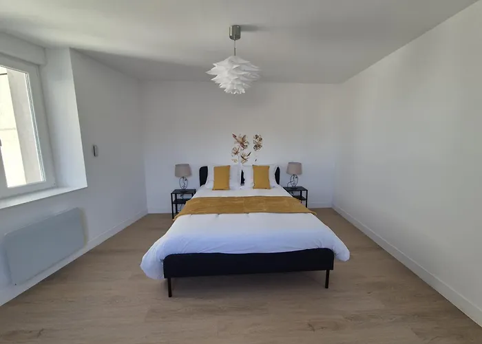 Au Coeur Des Vignes - *